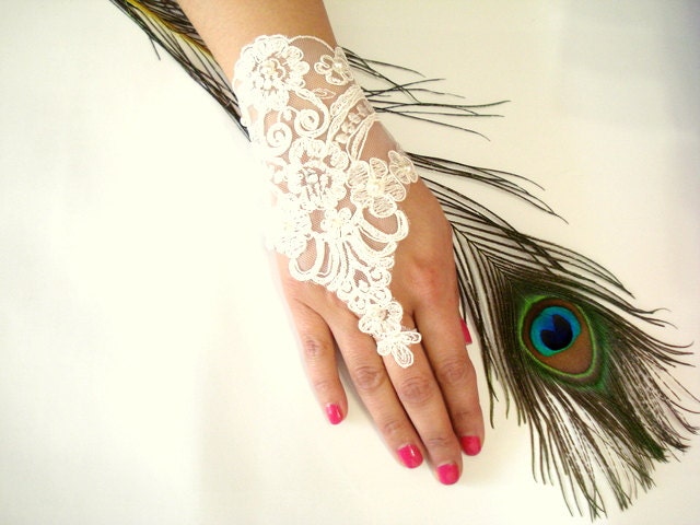 Bridal Gloves, Wedding Gloves, Ivory Lace gloves, Fingerless Gloves, Ivory wedding, cuffs, wedding cuffs, bride, bridal gloves, Bridal cuffs