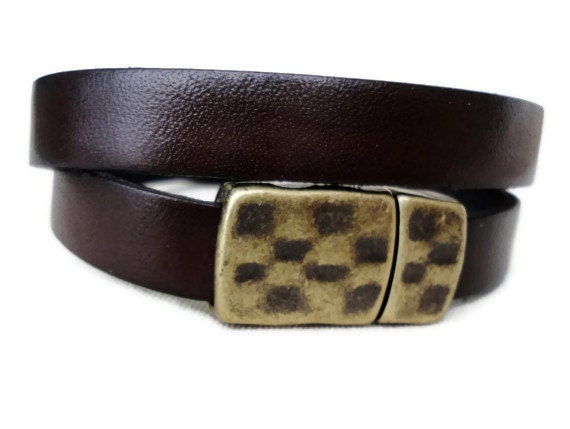 Mens brown leather bracelet whith antique gold  zamak clasp, unisex  bracelet - magnetic clasp - genuine leather