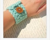 100% ORGANIC Cotton Yarn Handmade Crochet Cuff BRACELET with Vintage 1950s Brown Button Closure Indie Hipster Kitsch Anthropologie