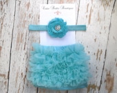Turquoise Baby Girl Ruffle Bloomers and Shabby headband set .. Baby bloomers .. Ruffle bloomers .. Baby girl headband .. Photo prop