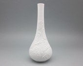 Vintage bisque porcelain Op Art Kaiser handled vase (1960s)
