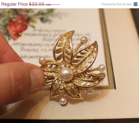 10% OFF Vintage Gold and Pearl Brooch By Lisner