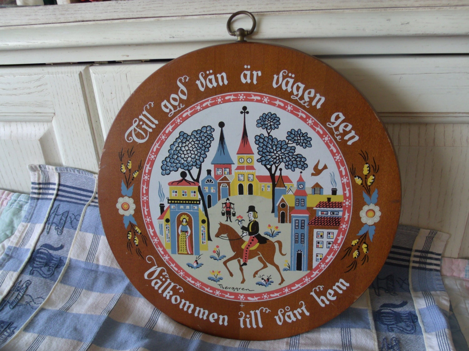 SALE 20 % Off Coupon Code SPRINGSALE / Norwegien Wall Hanging The Way to A Good friend is a Short Welcome to Our Home