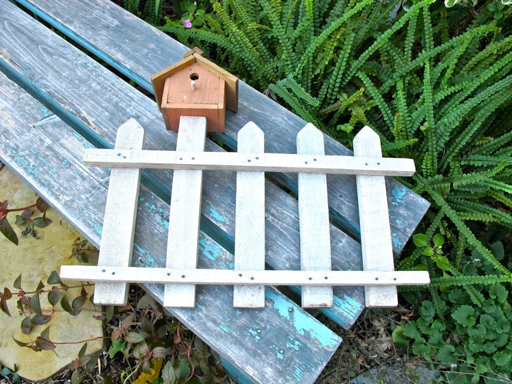 Vintage Picket Fence Garden Decor Picket by UnderTheSycamores