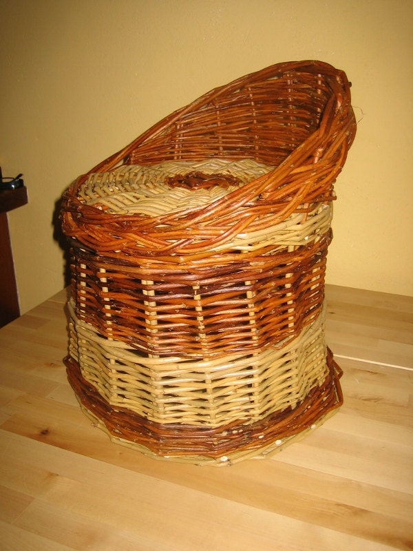 Childs Chair, sturdy little small seat, willow wicker patio play furniture, natural colours  (ref 13-2)