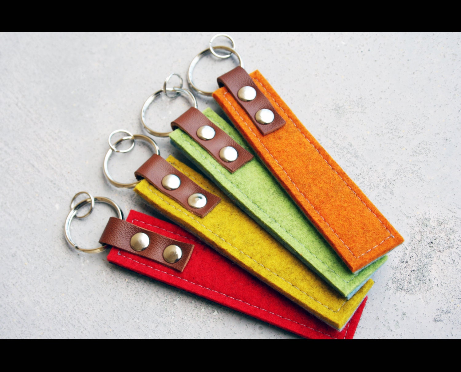 Pure Merino wool felt and Leather keychain - bicolor