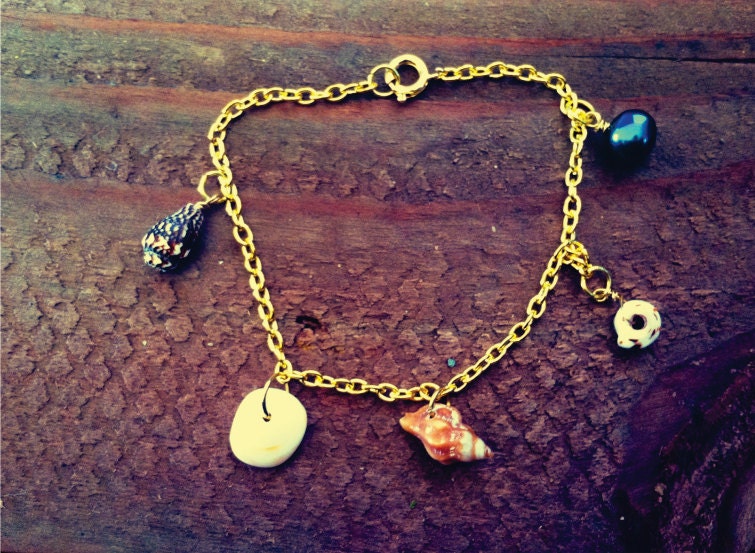 Hawaiian Shell Mix Charm Bracelet