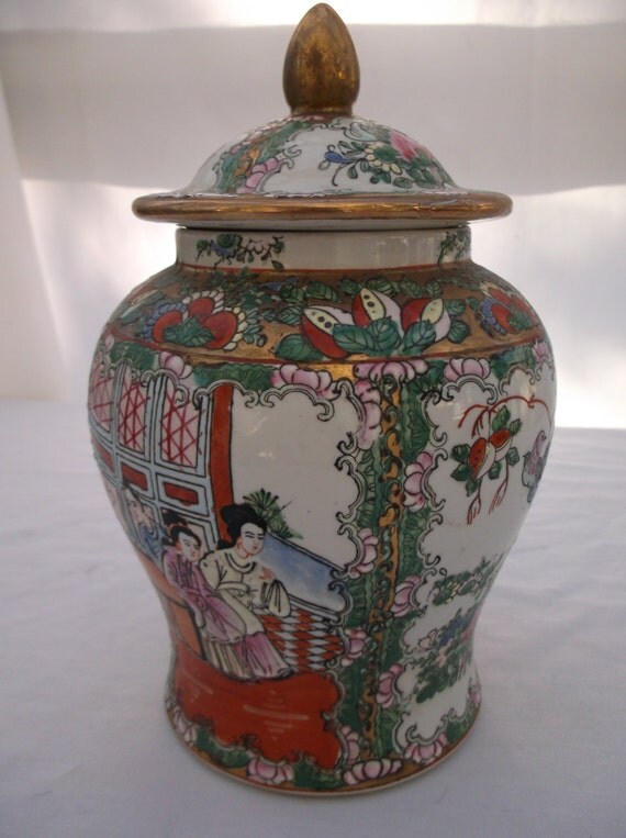 Temple Jar Chinese Famille Rose Canton Medallion Porcelain Mandrin Jar