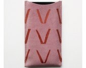 iPhone 4, 4s, 5 sleeve // pink suede with copper pattern