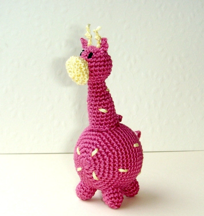 Crochet toy pink Giraffe - a toy rattle - a toy for baby - kids babies child - teething toy - sadari animal - waldorf