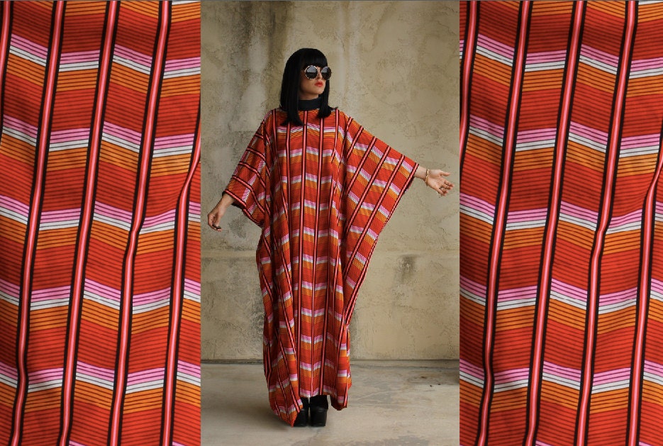 Vintage GRAPHIC CHEVRON  tribal MOD caftan. Kaftan maxi dress