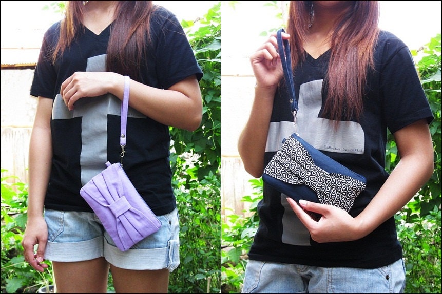 Big Bow Denim Clutch Wristlet, Phone 5 Wallet, iPhone 5 Wristlet, iPhone Wristlet, Cell Phone Wristlet, Zipper Pouch, Zipper Wristlet