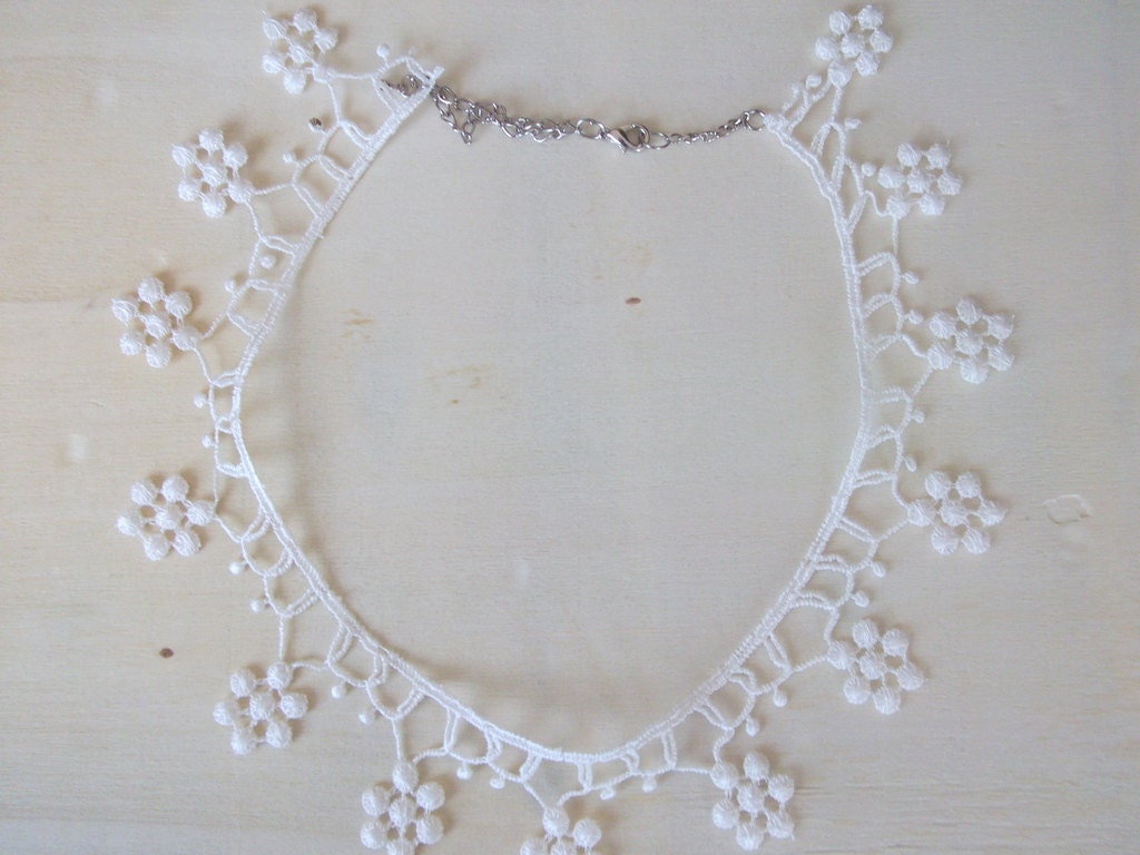 White Lace choker,lace necklace,Women accessory,Summer Fashion lace necklace,romantic-Your choice of color