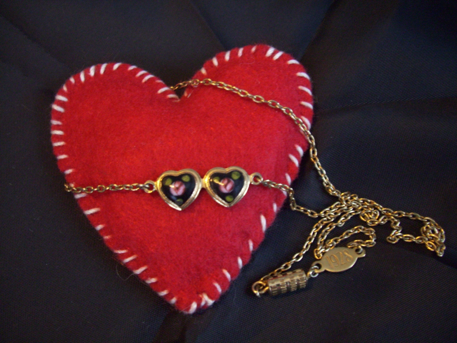 Small Vintage Double Heart Necklace