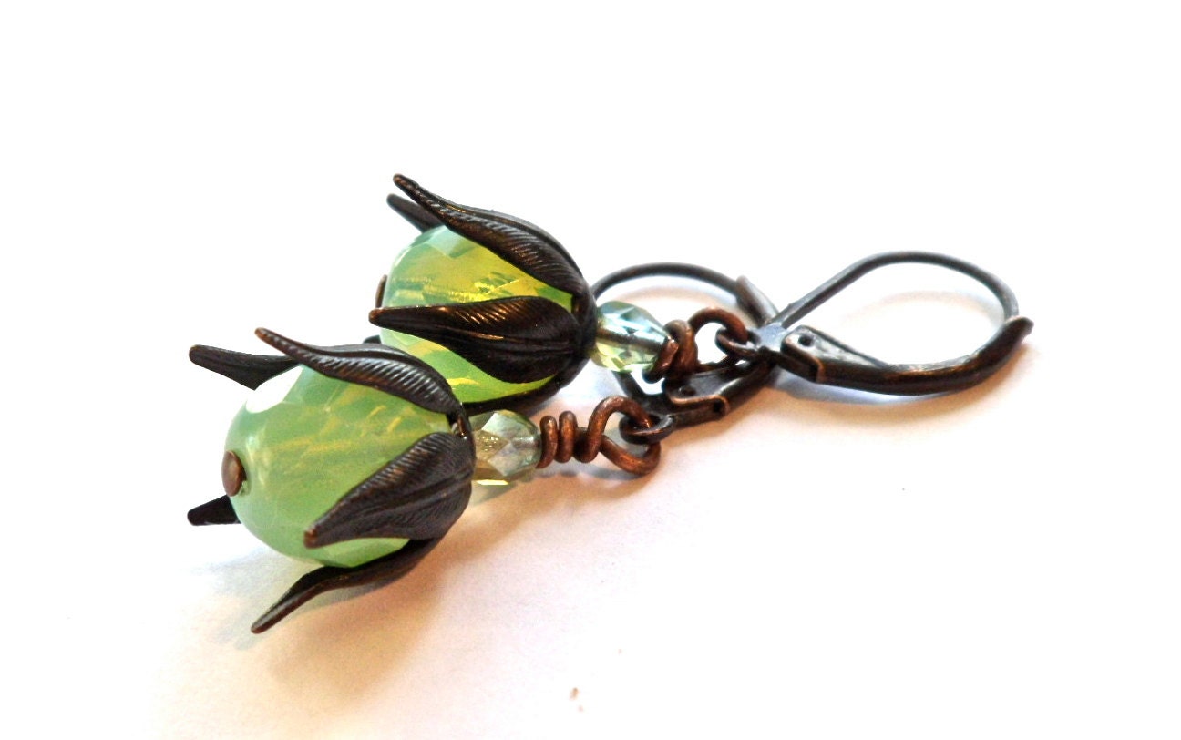 green earrings,free shipping, green vintage black earrings, green vintage earrings.