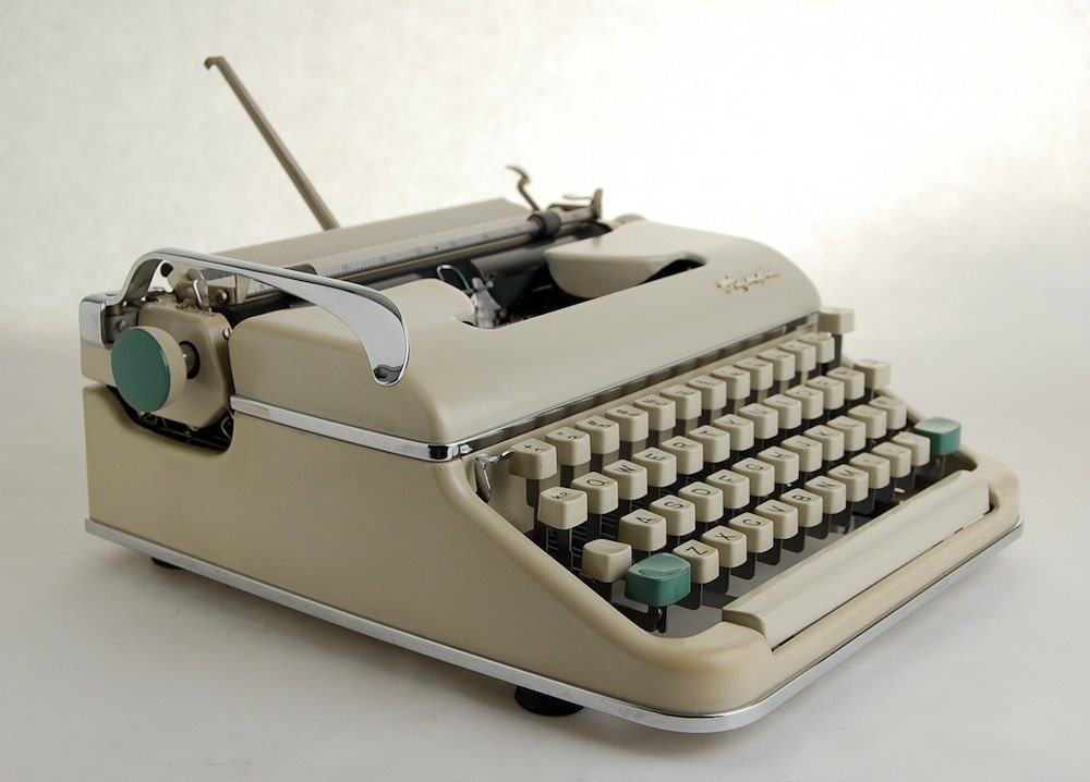 RESERVE: Cursive Typewriter, Olympia SM5, Script Font