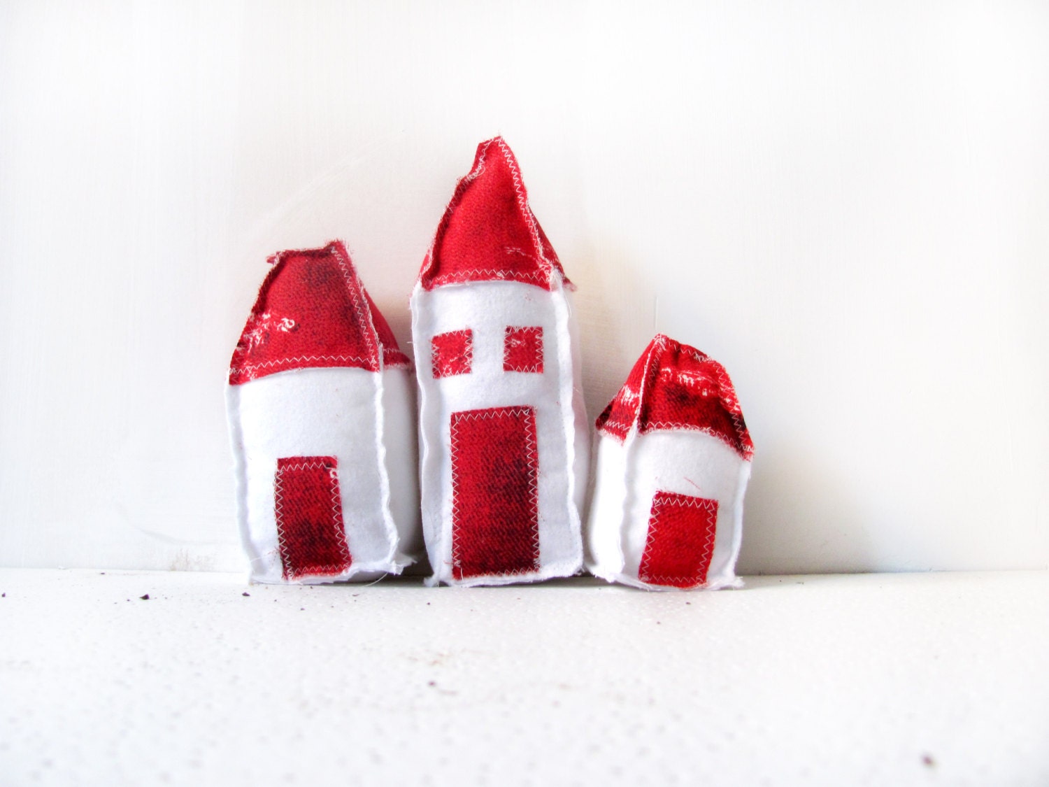 home decor,handmade houses,red and white, valentines day, decoration,small gift, needle felted, handmade houses,valentines day gift, wedding