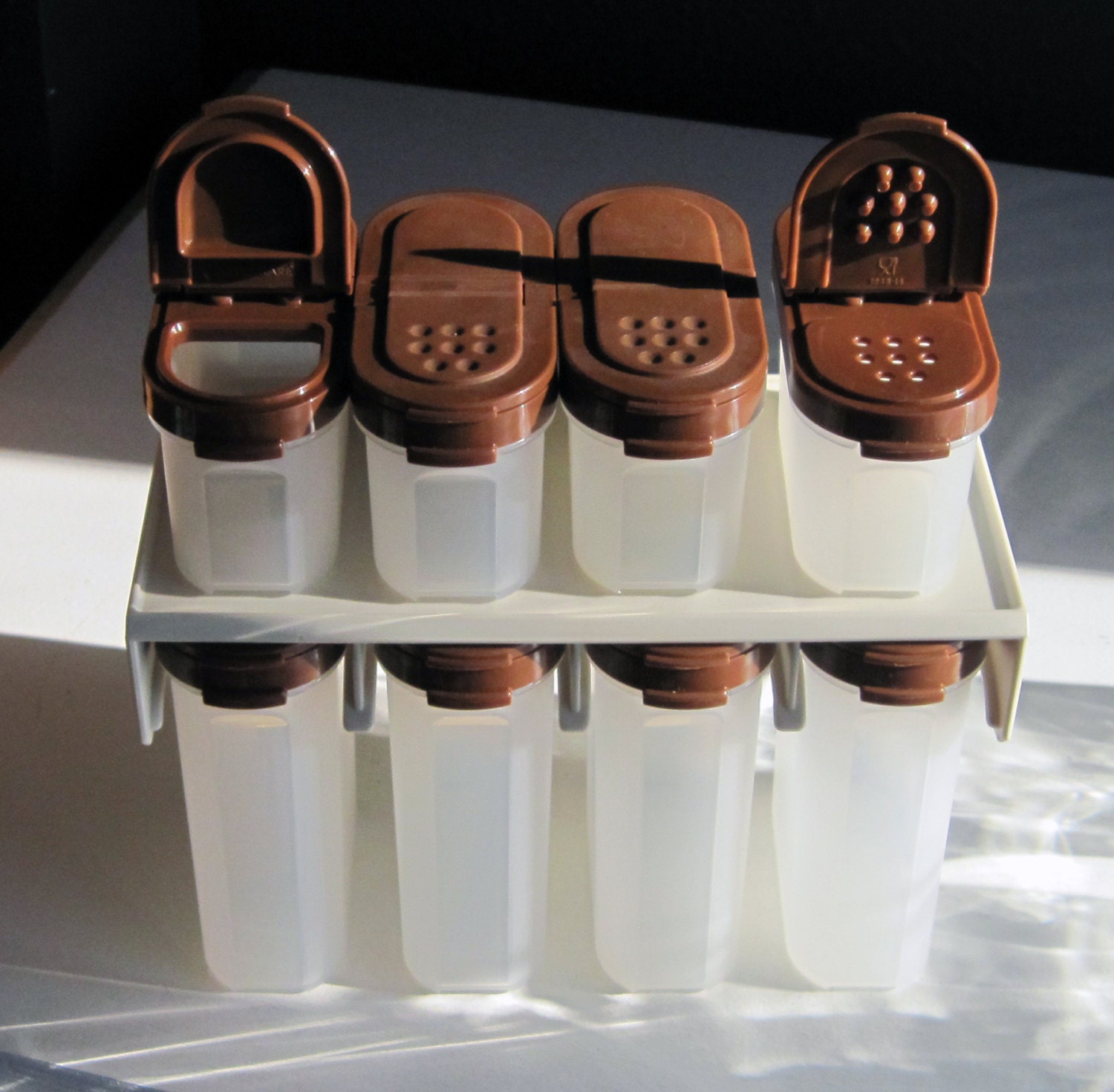 tupperware spice holder