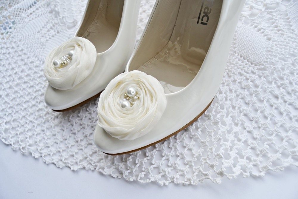 Ivory Chiffon Roses Shoe Clips