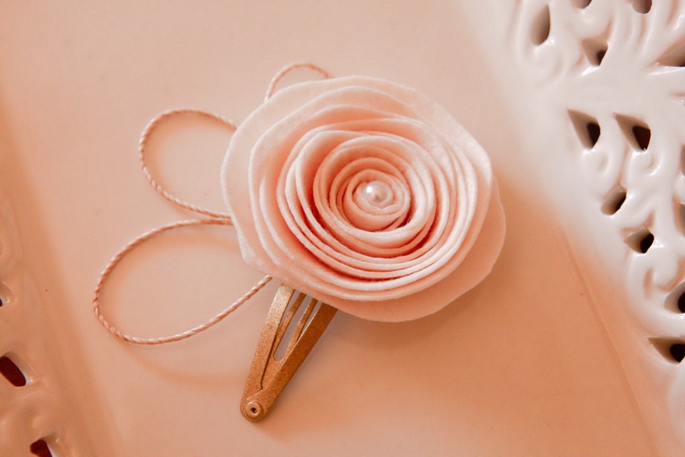 Ivory Felt Floral Hairclip with Faux Pearl