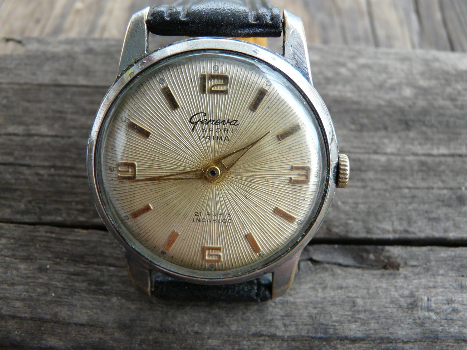 Vintage Swiss made men's watch Geneva Sport 17 by RetroWatch