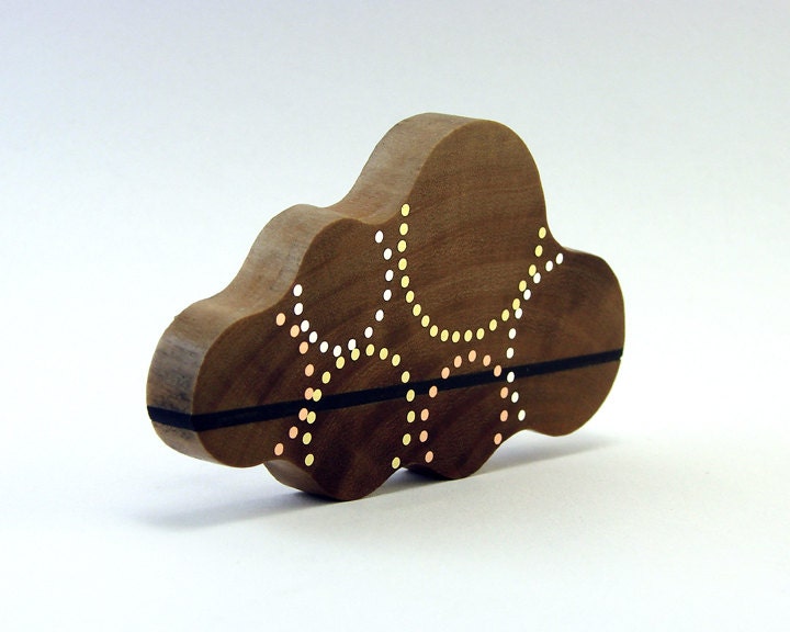 Color circles brooch