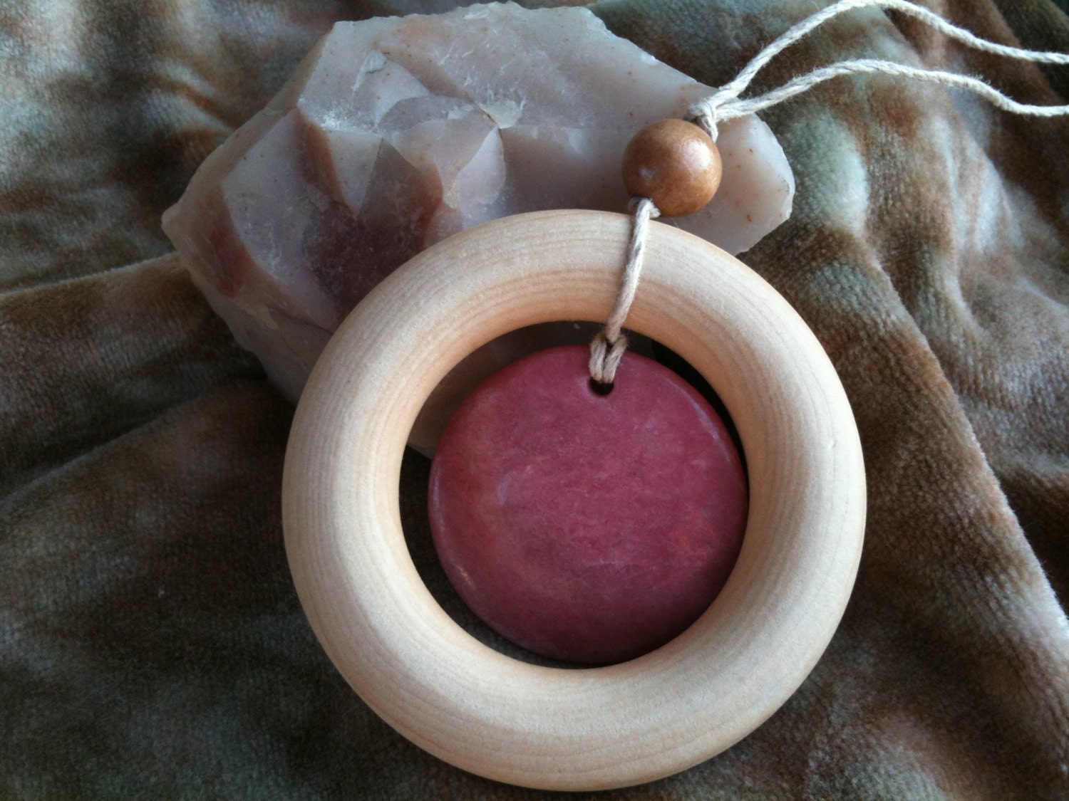 Nursing necklace