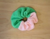 Knitted scrunchie