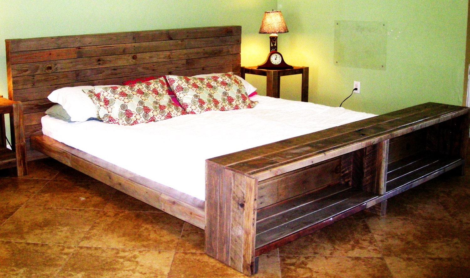 Pallet platform bed