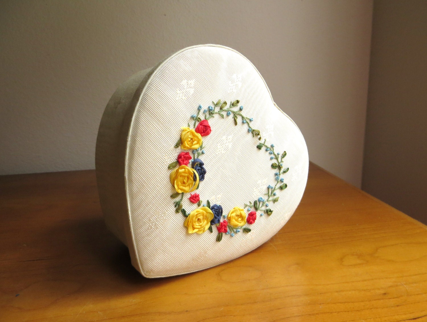 Vintage Heart Shaped Silk Treasure Box, Heart Embroidered Keepsake Box, Ivory Trinket Storage, Cream