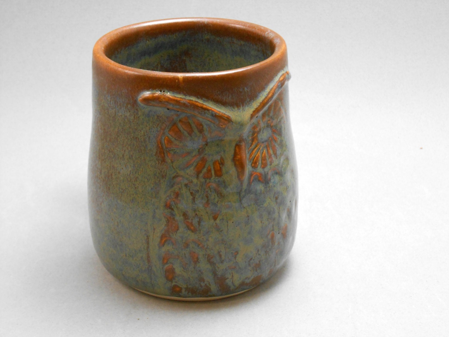 Owl mug, coffee mug or tea cup, red brown with blue and cream O6