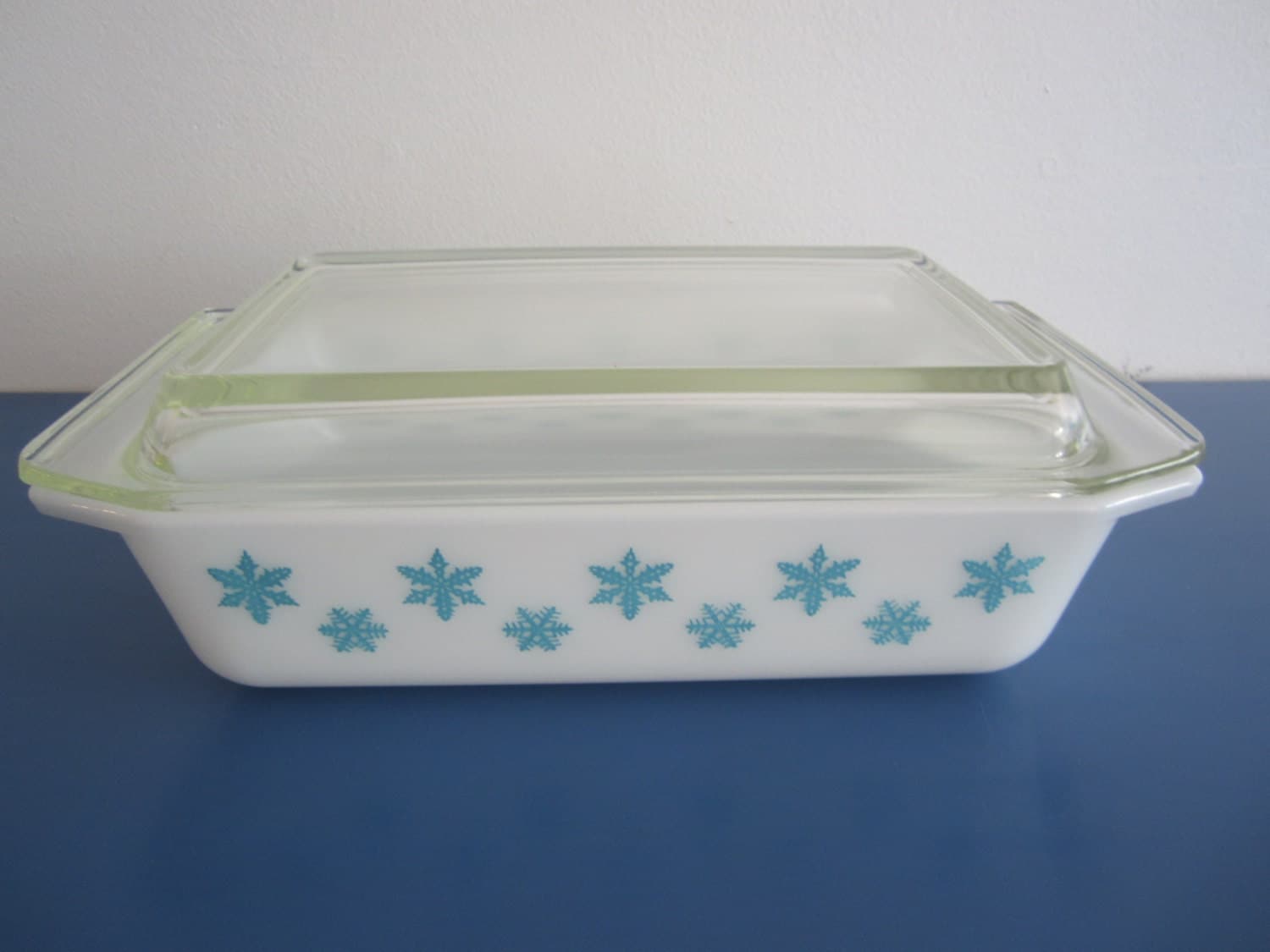 Blue Snowflake Vintage Pyrex Dish with Lid