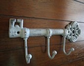 Gray Shabby Chic Key Holder / Skeleton Key Rack /Metal wall hook/Wall Decor/Kitchen/Foyer/Entrance