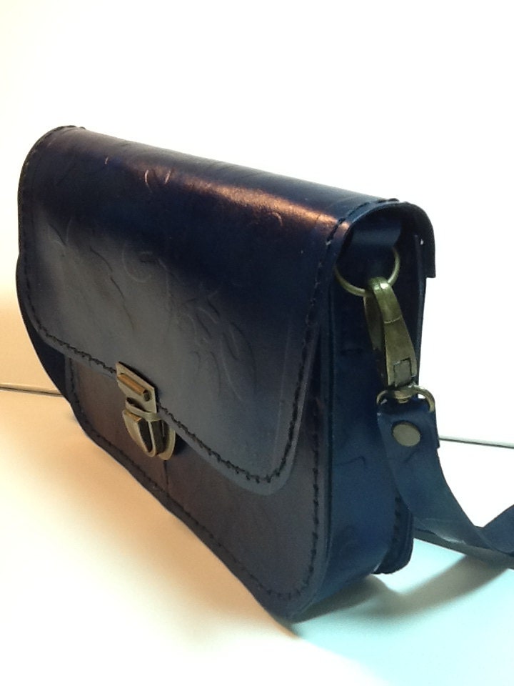 Lady's Clutch Bag with Shoulder Strap