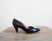 60s Patent Shoes / Vintage Black Shoes / Pumps