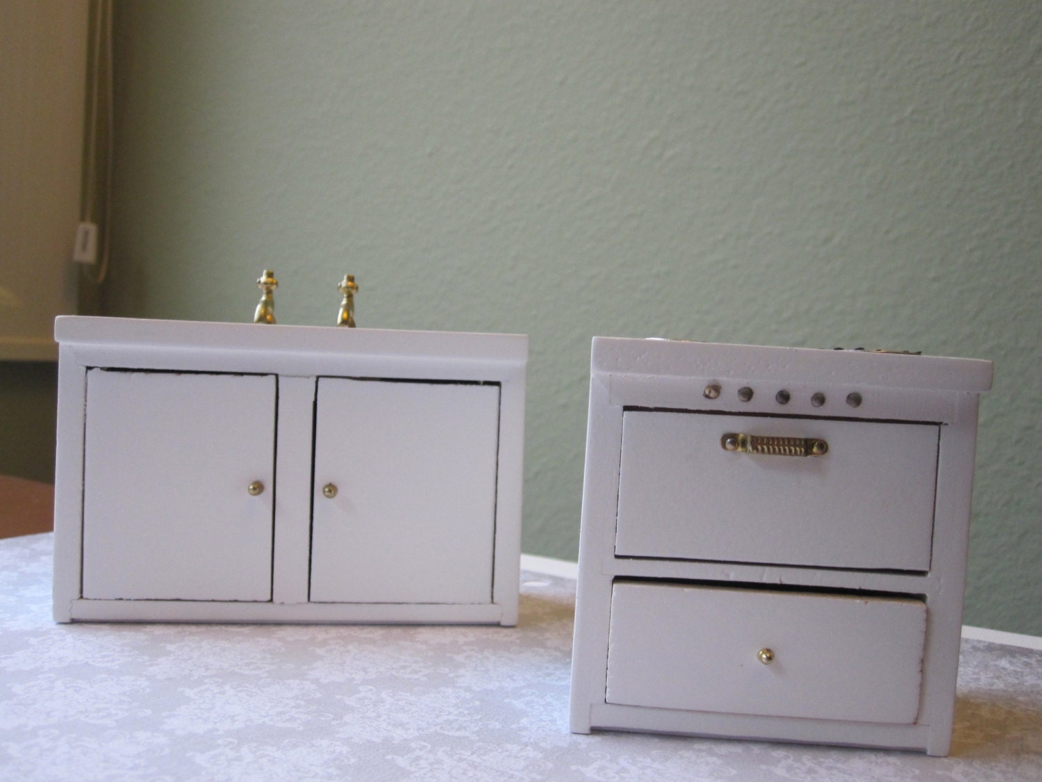 Dollhouse Kitchen Appliances/Set of 2/Sink Cabinet and Oven Stove Combo/Miniature Kitchen