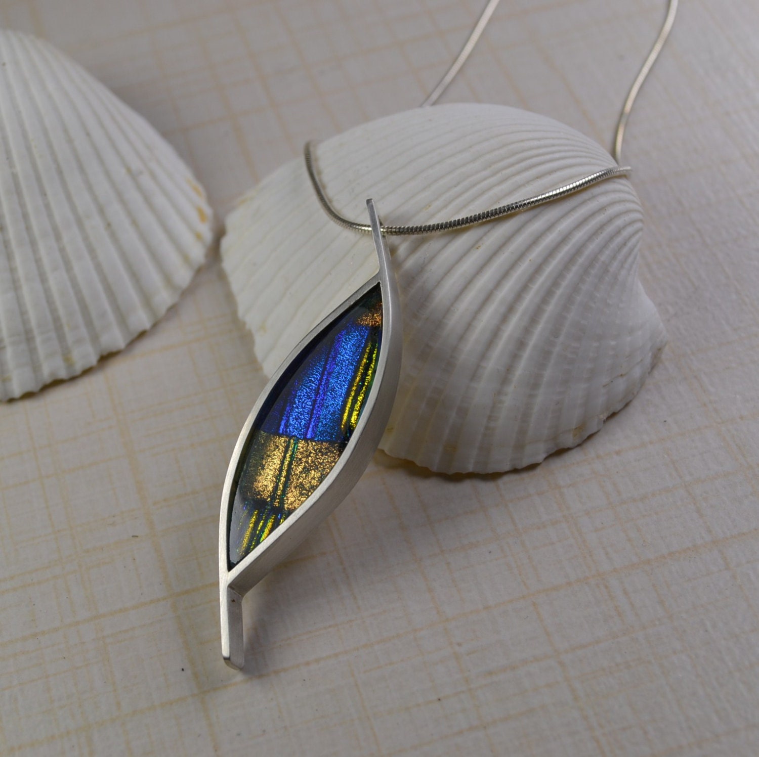 Modern pod pendant