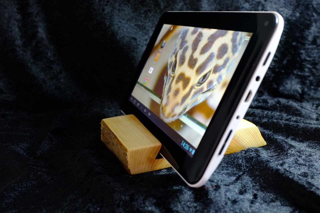 Wooden tablet stand (Nexus 7, Kindle, iPad Mini, iPhone, iPad)