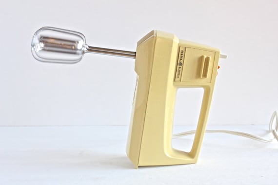 Vintage General Electric Hand Mixer by TheWrinklyElephant on Etsy