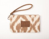 Toby Traveler Ikat & Leather Wrist Wallet - Tan and White / Camel