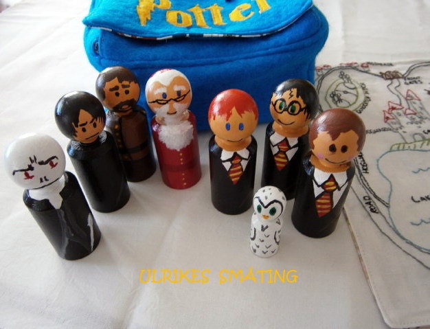 Harry Potter inspired wooden figures set in fabric box /geekery/fan article/wood peg dolls/handmade