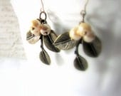 Leaf earrings Antique style Nature Earrings Earring Leaves Vintage Inspired Antique bronze Pearls