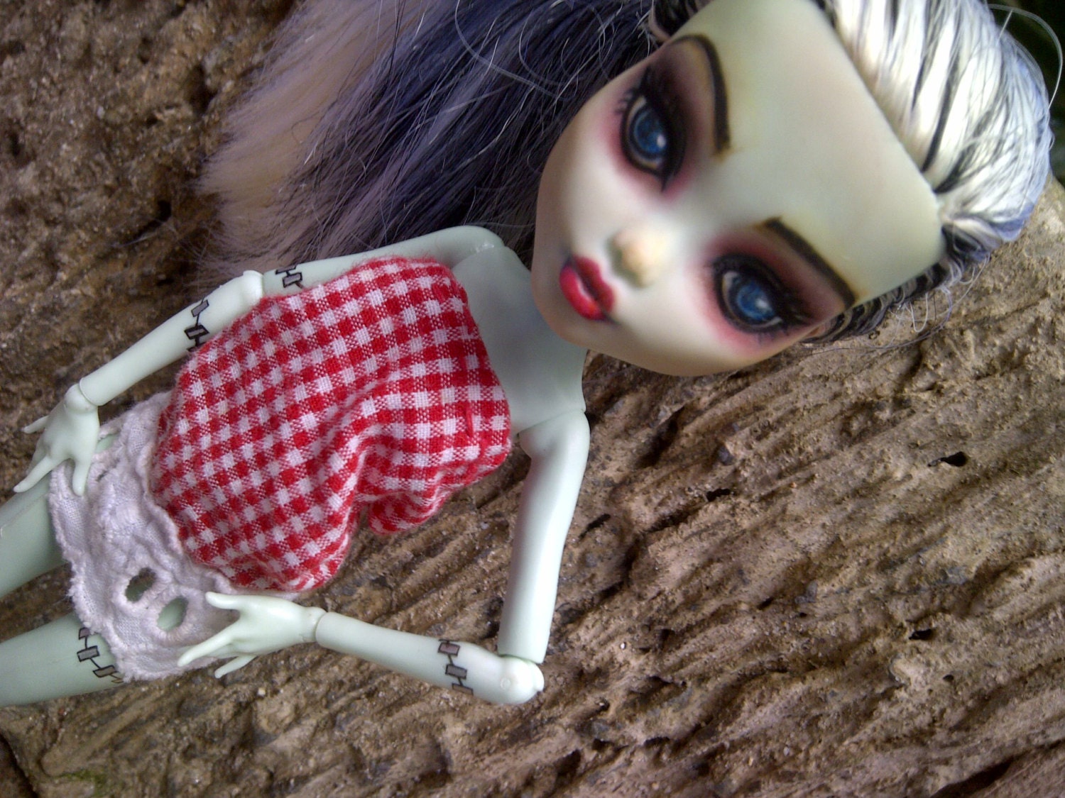 RESERVE Monster High Repaint Frankie, Asha (:
