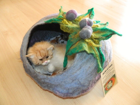 Cat bed/ No 23 /Size L, XL/ Felted Cat luxury bed with FREE Cat Ball /Cat house/Handmade/Wool cat bed/Pets bed/Made in USA