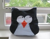 Big owl, blue