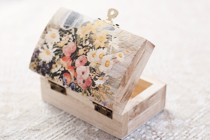 Small wooden box "Wildflowers" - Gift ideas, wedding decor, ring bearer box, jewelry box, floral, ecofriendly