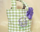 Pansy Tote Houndstooth Check with Purple Flower Pin