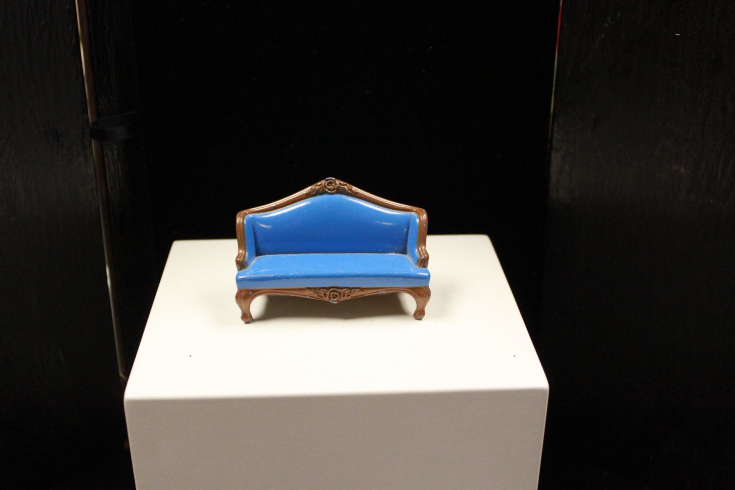 Cast iron miniture couch for doll house