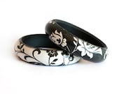 Flower Bangles, Black and White Bracelet, Floral Jewelry, Set of 2 Brecelets, Summer Fashion