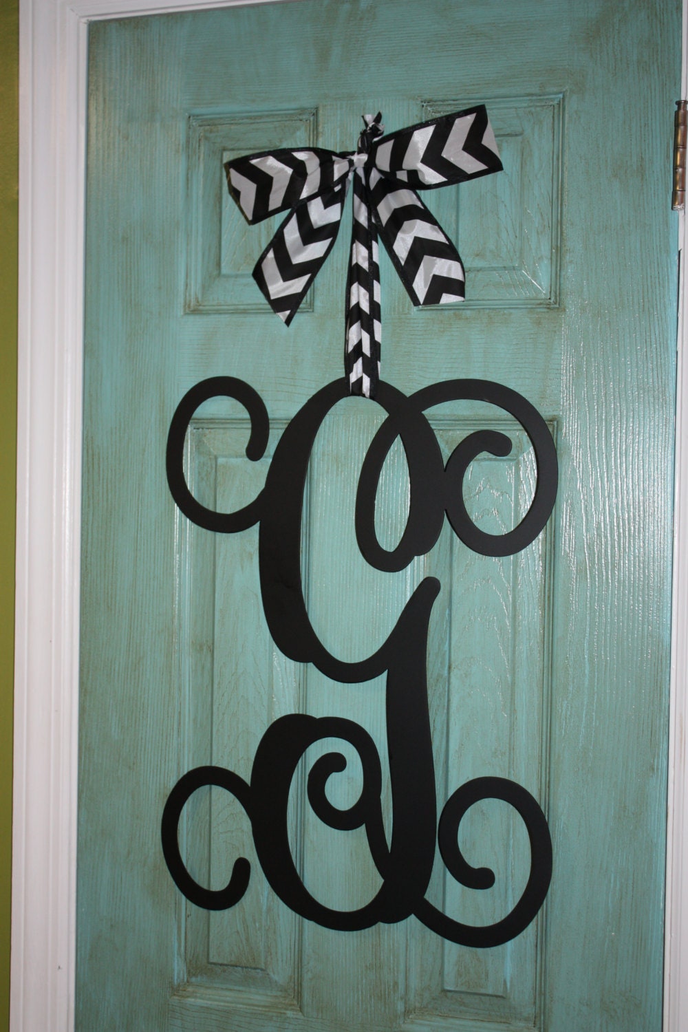 Monogrammed Metal Wreath / Hanger by SouthernStyleGifts on Etsy